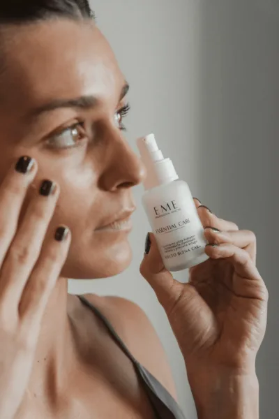 crema acido hialuronico essential care